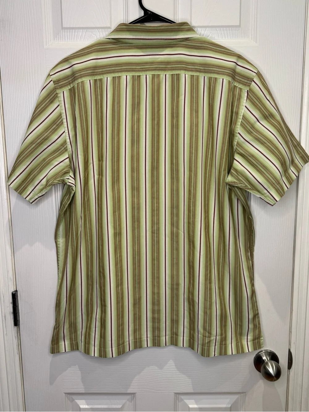 Banana Republic Men’s Large Short Sleeve Button Down Striped Green Burgundy
